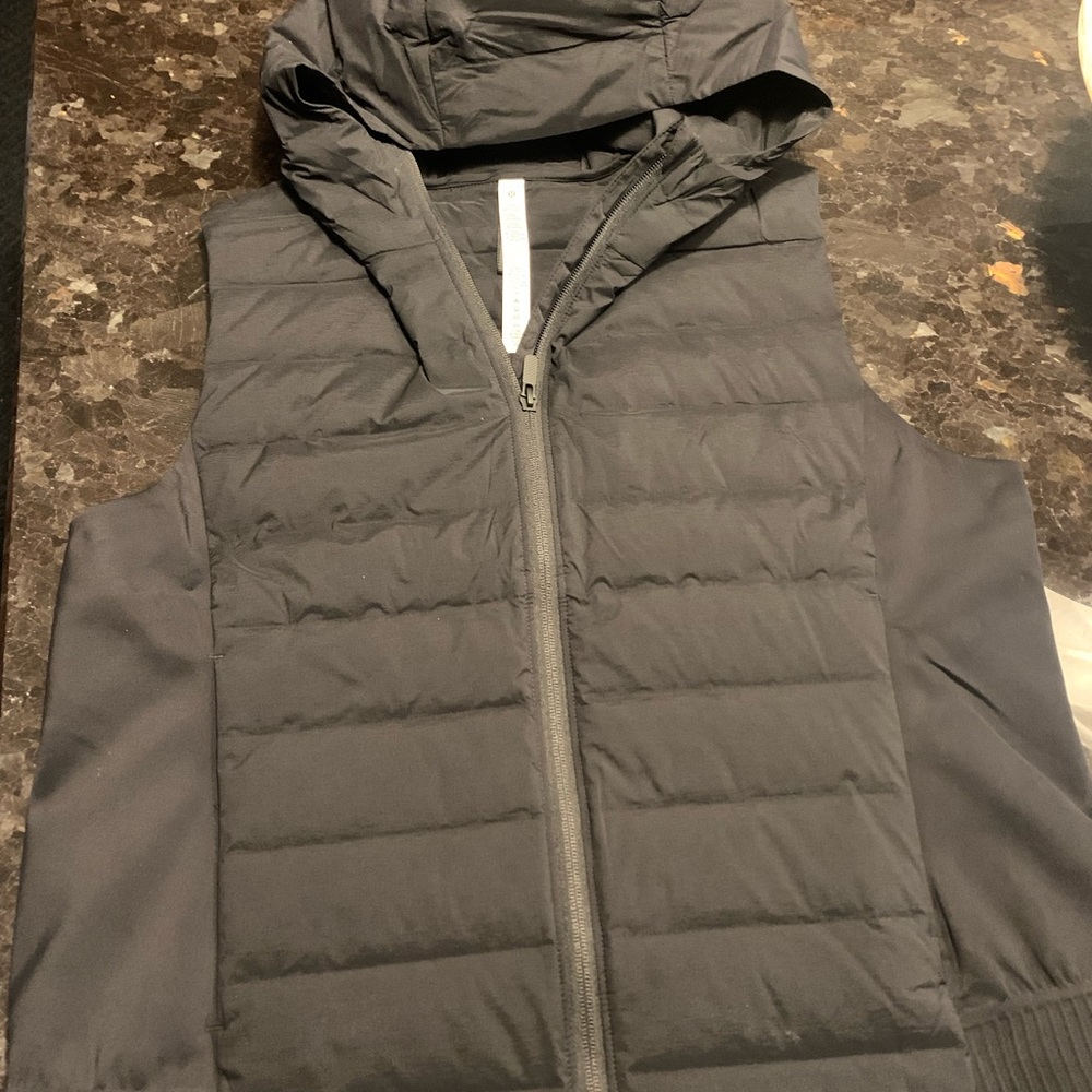 NWT Black Lululemon Down ans around Vest